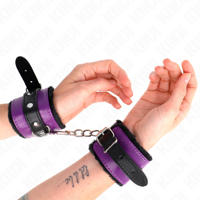 KINK - PRÉMIOVÉ ZÁPĚSTNÍ PÁSY S KOŽEŠINOVOU PODŠÍVKOU, ČERNÉ S FIALOVÝM/ČERNÝM PÁSKEM, NASTAVITELNÉ 17-29 CM X 6 CM