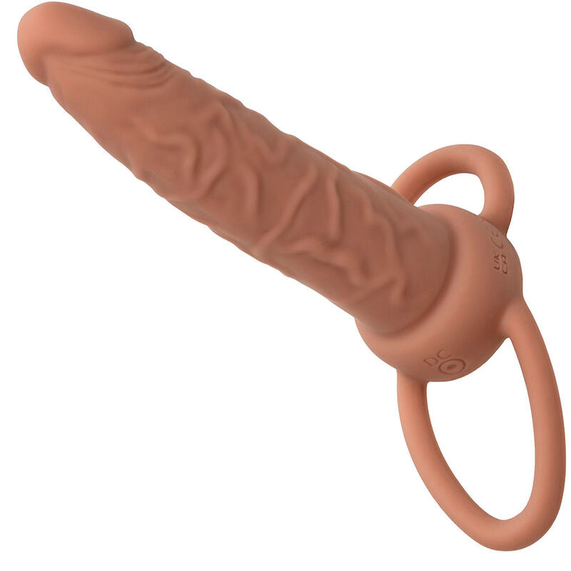 CALEXOTICS - PERFORMANCE MAXX DOBÍJECÍ DVOJITÝ PENETRÁTOR HNĚDÁ KŮŽE