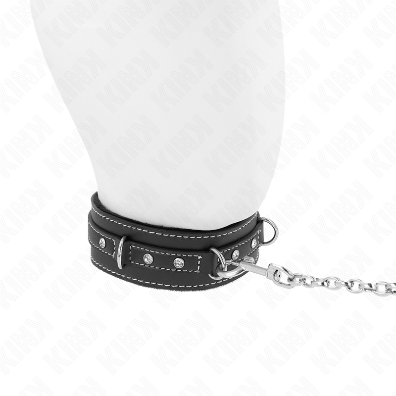 KINK - PVC KOŽENÝ NÁHRDELNÍK S PÁSKEM 105 CM, KAMÍNKOVÝ NÝT 41,5 X 4 CM